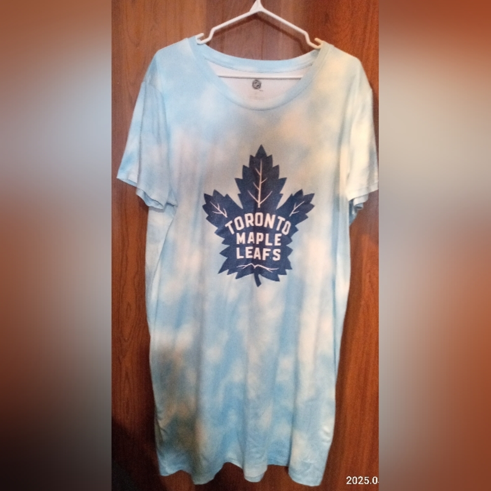 Toronto Maple Leafs Tie-dyed Blue & White Nightgown (Large)